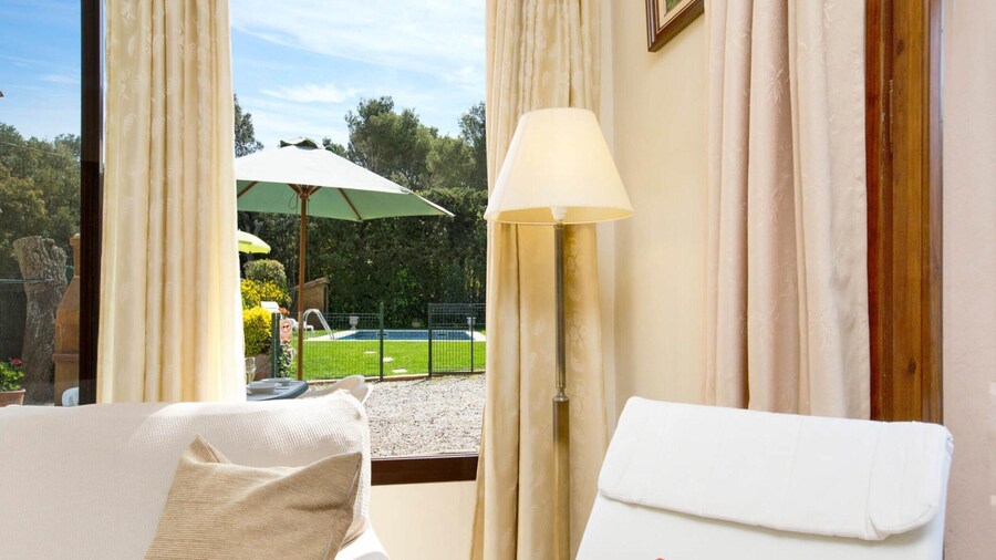 Villa in Costa Brava With Pool Near Beach