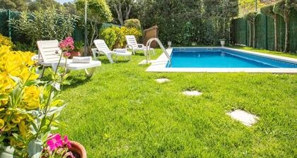 Villa in Costa Brava With Pool Near Beach