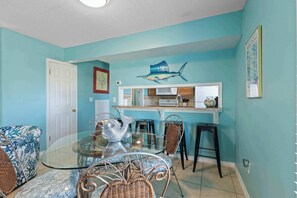 Dining - Beachside 2 Condos - Steps to The Hangout! (Gulf Shores)