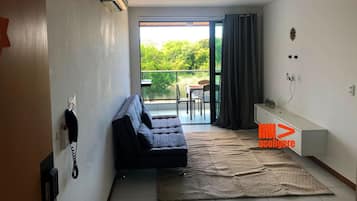 Apartment | Living area | Flat-screen TV