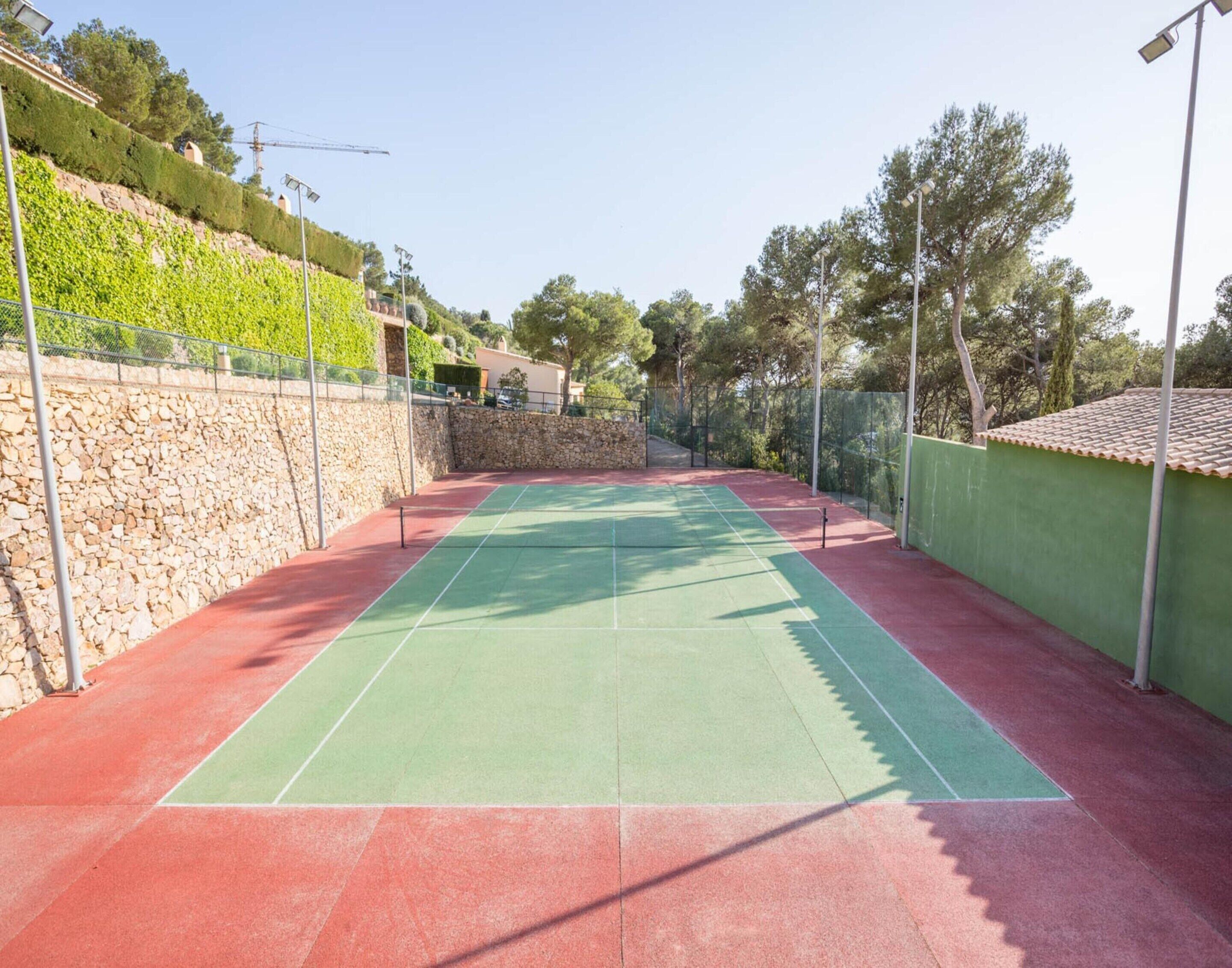 Villa | Sports court