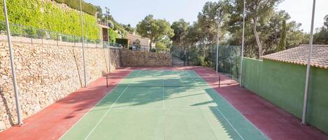 Villa | Sports court