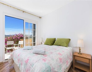 4 bedrooms, iron/ironing board - Villa With Panoramic Views of the sea (Palafrugell)