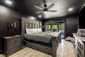 Lower level king bed with 3 twin bunkbeds