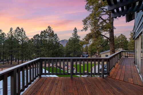 The Big Deck Mtn views Golf - Pickleball - Arcade - Hot Tub