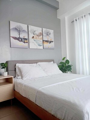 2 bedrooms, iron/ironing board, WiFi, bed sheets