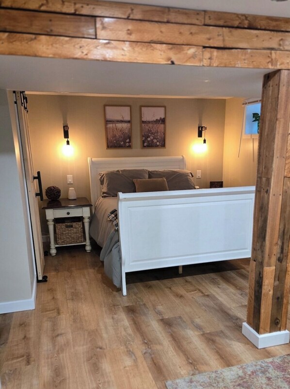 1 bedroom, desk, free WiFi, bed sheets