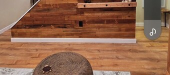 Cozy 1 bedroom basemant apt with private entrance and AC in the heart of Salem