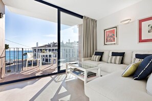 Apartment | Living room - Stunning Apartment Near Llafranc Beach (Palafrugell)