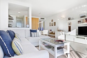 Apartment | Living area - Stunning Apartment Near Llafranc Beach (Palafrugell)