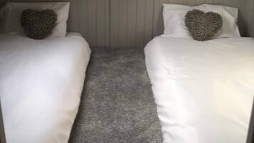 2 bedrooms, iron/ironing board, travel cot, WiFi