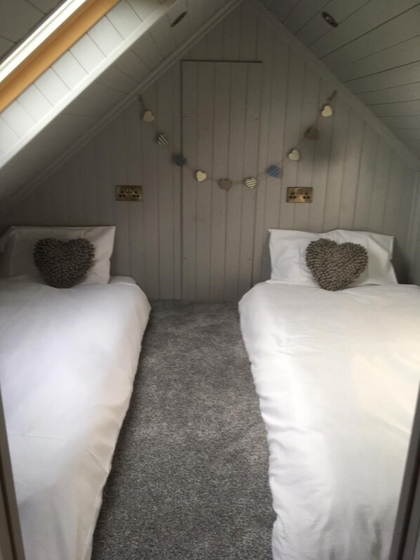 2 chambres, fer et planche à repasser, lit de bébé portatif, Wi-Fi