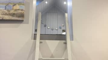 2 bedrooms, iron/ironing board, travel cot, WiFi