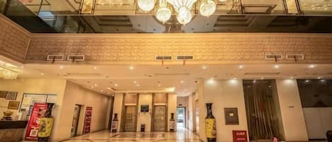 Bar-salon dans le hall