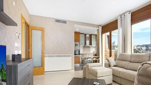 Unclassified image, 4 of 40, button - Villa in Lloret de Mar With Private Pool (Lloret de Mar)
