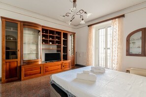3 chambres, fer et planche à repasser, Wi-Fi, literie fournie