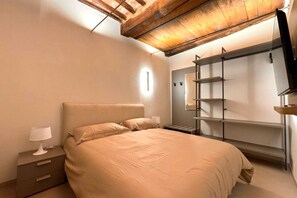 1 chambre, fer et planche à repasser, Wi-Fi, literie fournie