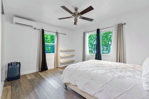 3 chambres, fer et planche à repasser, Wi-Fi, draps fournis