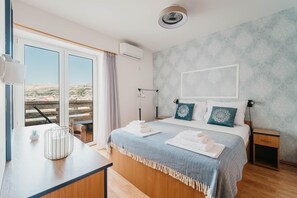 2 bedrooms