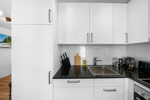 Frigorífic, forn, placa de cuina i rentaplats 