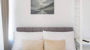 1 bedroom, WiFi, bed sheets