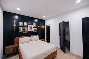 3 bedrooms, desk, iron/ironing board, free WiFi