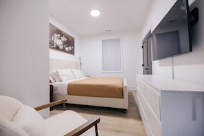 3 habitaciones, escritorio, tabla de planchar con plancha y wifi gratis 