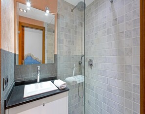 Bathroom - Apartment in Blanes With Sea View Terrace (Blanes)