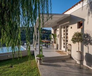 Quầy tiếp tân