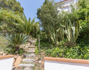 Villa | Garden