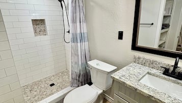 SĂšche-cheveux, serviettes fournies, papier toilette