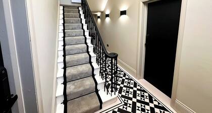 Akroyd House - The Mackintosh Room