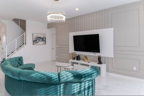 House | 9 bedrooms - Sophisticated 9 Bedroom Close to Disney (Kissimmee)