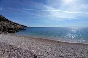 Beach - Apartment in Cres near the Beach (Cres)