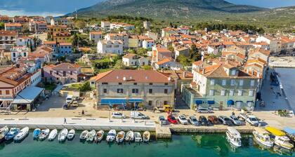 Apartment in Cres near Old Town and Beaches