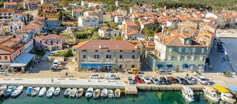 Appartement Ă Cres proche plages et vieille ville