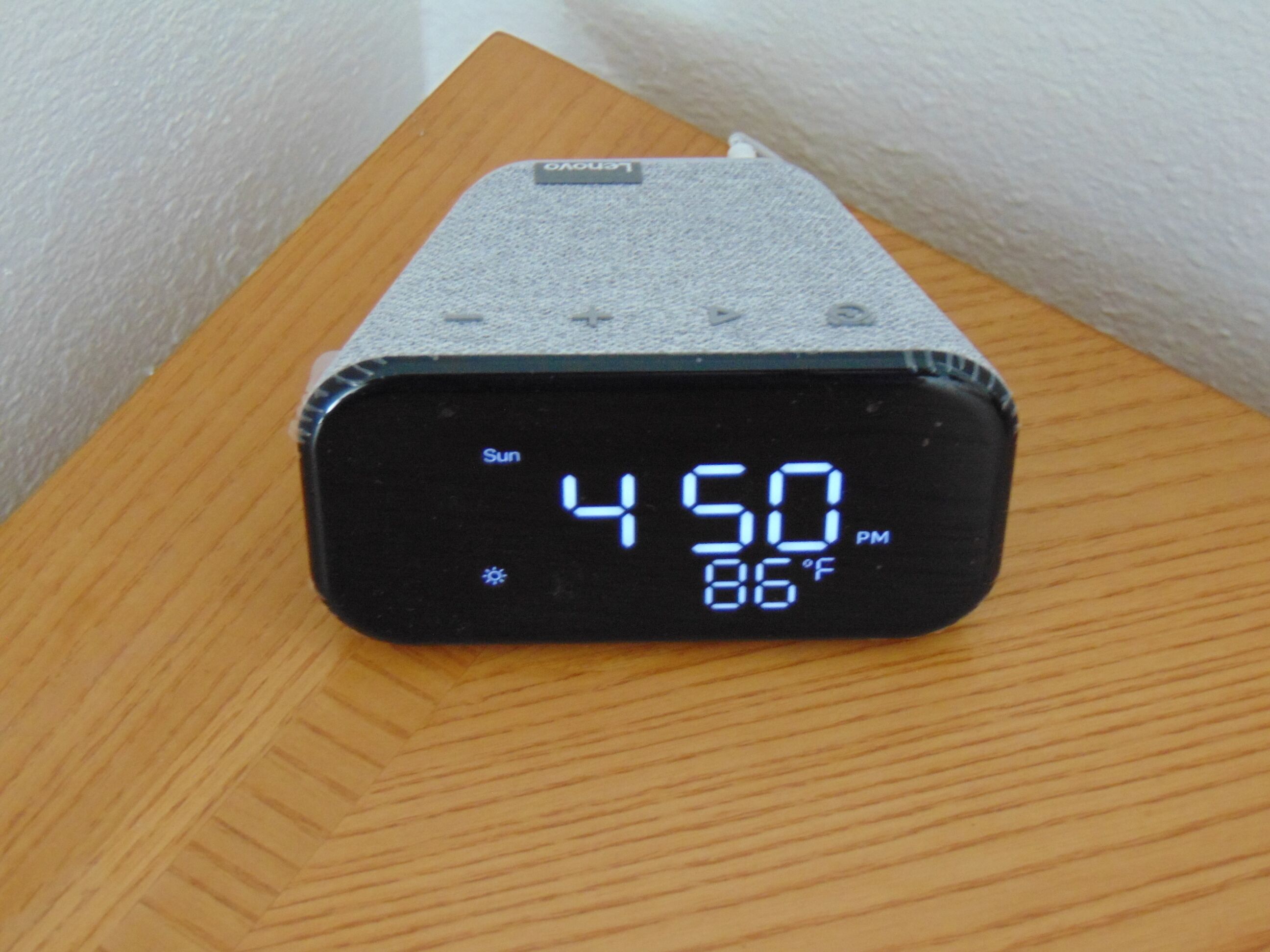 A digital clock displaying 4:50 PM and 86°F.