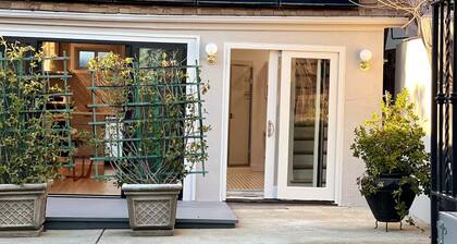 Private, remodeled cottage with modern amenities in desirable Crocker Highlands