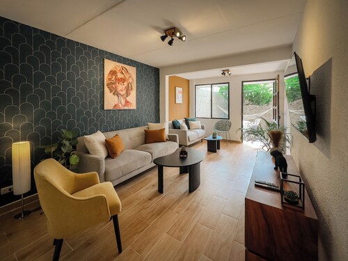 [NEW!] Renovated house in Santa Elena - near the US embassy!