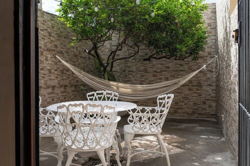 [NEW!] Renovated house in Santa Elena - near the US embassy!