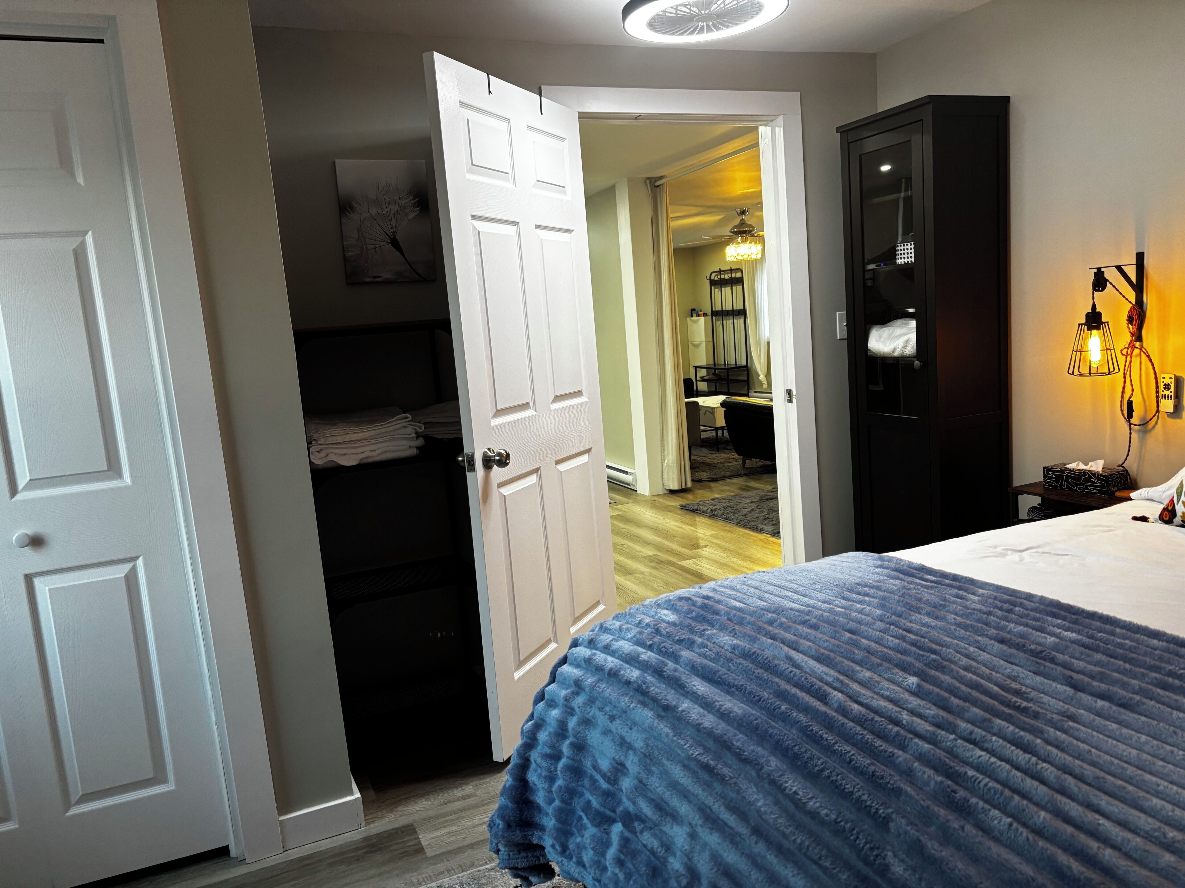 2 habitaciones, escritorio, tabla de planchar con plancha y wifi gratis 