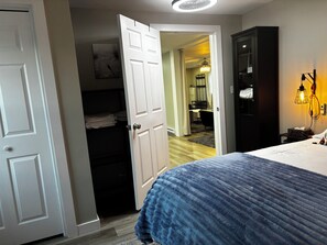 2 bedrooms, desk, iron/ironing board, free WiFi