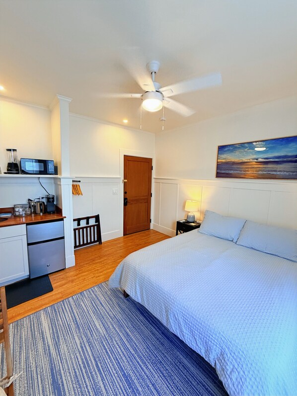 Classic Double Room | Individually decorated, individually furnished, laptop workspace - Hilo Town Inn (Hilo)