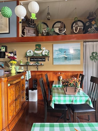 Interior. Hilo Town Inn