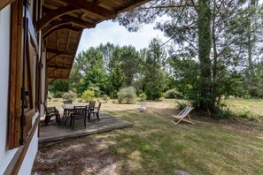 Outdoor dining - Les Genêts - LIT-ET-MIXE (LIT-ET-MIXE)