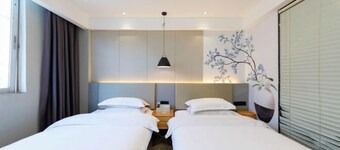 Huatian Business Hotel