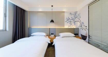 Huatian Business Hotel