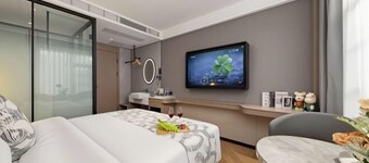 Huatian Business Hotel