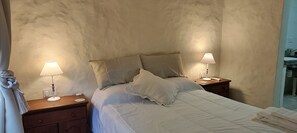 1 quarto, Wi-Fi de cortesia, roupa de cama