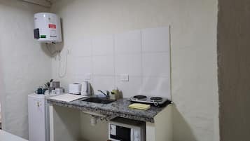 Refrigerador, microondas, tetera/pava eléctrica, tostadora